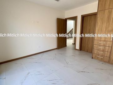 Casa en venta con recámara en planta baja Albaterra $5,700,000
