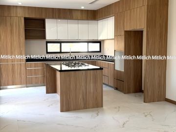 Casa en venta con recámara en planta baja Albaterra $5,700,000