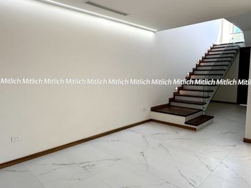 Casa en venta con recámara en planta baja Albaterra $5,700,000
