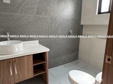 Casa en venta con recámara en planta baja Albaterra $5,700,000