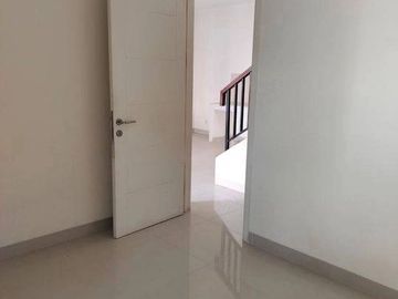 Dijual Murah Rumah Scientia Cluster Thomson Gading Serpong Lokasi Strategis