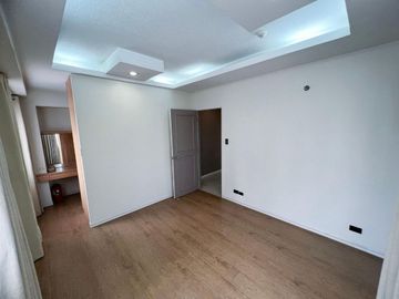 Renovated 1 Bedroom with parking For Sale One Orchard Road Eastwood Quezon City