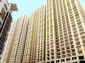 Renovated 1 Bedroom with parking For Sale One Orchard Road Eastwood Quezon City