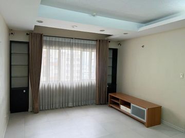 Renovated 1 Bedroom with parking For Sale One Orchard Road Eastwood Quezon City