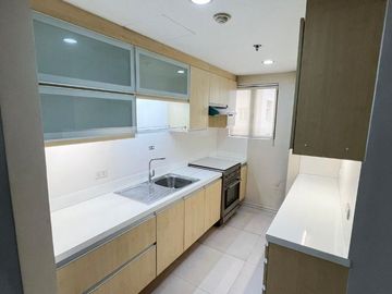 Renovated 1 Bedroom with parking For Sale One Orchard Road Eastwood Quezon City