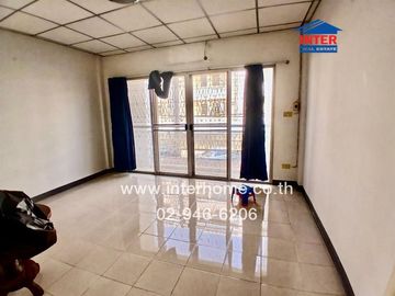 3-storey townhouse, 18 sq m. Townhouse, Soi Ramkhamhaeng 24, Intersection 8, Ramkhamhaeng Road, Soi Ramkhamhaeng 24, Bang Kapi District, Bangkok