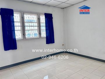 3-storey townhouse, 18 sq m. Townhouse, Soi Ramkhamhaeng 24, Intersection 8, Ramkhamhaeng Road, Soi Ramkhamhaeng 24, Bang Kapi District, Bangkok