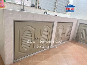 3-storey townhouse, 18 sq m. Townhouse, Soi Ramkhamhaeng 24, Intersection 8, Ramkhamhaeng Road, Soi Ramkhamhaeng 24, Bang Kapi District, Bangkok