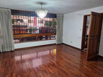 Hermoso departamento en zona residencial de Surco.