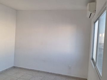 VENDO CASA EN FRACCIONAMIENTO PRIVADO CON ALBERCA EN LOS HEROES VERACRUZ