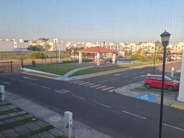 VENDO CASA EN FRACCIONAMIENTO PRIVADO CON ALBERCA EN LOS HEROES VERACRUZ