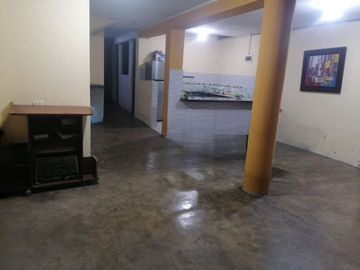 Vendo Casa En Esquina De 180 M2 Frente A Parque Por Estación Santa Rosa En Sjl