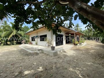 A PERFECT RETIREMENT HOME BY THE BEACH!