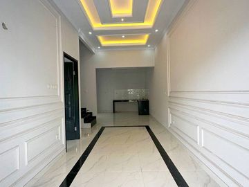 RUMAH MODERN 3 LANTAI (ADA ROOFTOP) 4 KT 4 KM LENTENG AGUNG JAGAKARSA JAKSEL 1 MILYAR-AN
