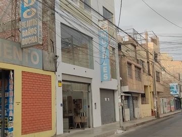 Gran Oportunidad De Inversión En El Centro De Ica Local Comercial