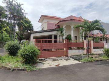 DIJUAL CEPAT! Rumah Hook 2 Lantai di Komplek Lebak Bulus Indah, SHM Harga Menarik