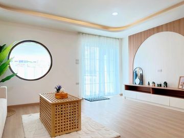 2-Story Townhouse For Sale, Mini-Mall Style, Land Size 22 Sq.W., 2 Bedrooms, Fully Furnished, Only 2.99 MB.*