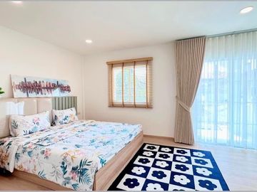 2-Story Townhouse For Sale, Mini-Mall Style, Land Size 22 Sq.W., 2 Bedrooms, Fully Furnished, Only 2.99 MB.*