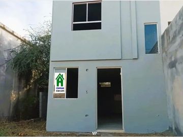 CASA EN VENTA, VALLE DEL ROBLE, CADEREYTA, 2 PLANTAS,2 RE.CAMARAS, 1 BAÑO, ESTACIONAMIENTO PARA 2 AUTOS, INDIVIDUAL