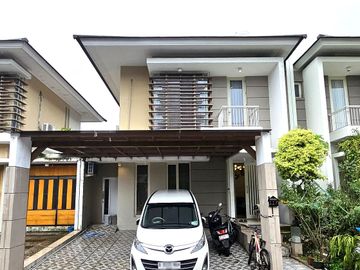 Rumah Mewah Apik di Green Hills Residence