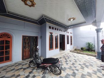 Butuh Uang Cepat! Rumah 3 Lantai di Perumnas Helvetia Dijual Murah, Siap Huni!