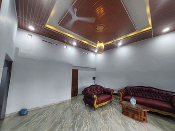 Butuh Uang Cepat! Rumah 3 Lantai di Perumnas Helvetia Dijual Murah, Siap Huni!