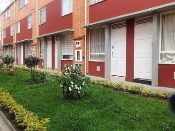 Vendo Casa unifamiliar 74m2, Suba - Quintas de Santa Rita 2 $ 220.000.000 - Cel: 321237----