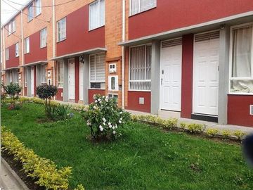 Vendo Casa unifamiliar 74m2, Suba - Quintas de Santa Rita 2 $ 220.000.000 - Cel: 321237----