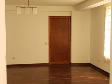 Vendo departamento frente a parque en excelente zona residencial, Av. Del Pinar 480, Chacarilla San Borja