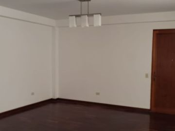 Vendo departamento frente a parque en excelente zona residencial, Av. Del Pinar 480, Chacarilla San Borja