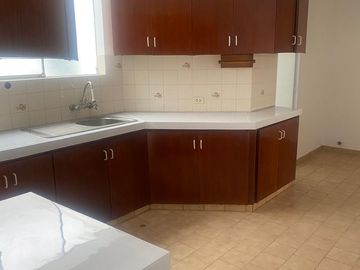 Vendo departamento frente a parque en excelente zona residencial, Av. Del Pinar 480, Chacarilla San Borja