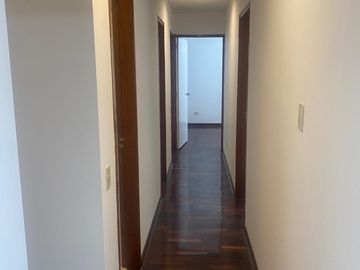 Vendo departamento frente a parque en excelente zona residencial, Av. Del Pinar 480, Chacarilla San Borja