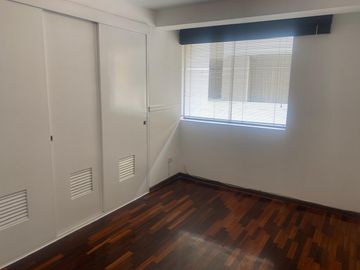 Vendo departamento frente a parque en excelente zona residencial, Av. Del Pinar 480, Chacarilla San Borja