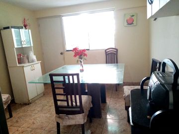 RESIDENCIA EXCLUSIVA EN URB. LOS SAUCES – COCHERA, TERRAZA, AMPLIO JARDÍN 🏡