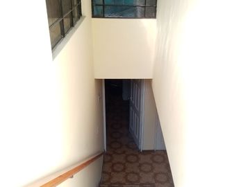 RESIDENCIA EXCLUSIVA EN URB. LOS SAUCES – COCHERA, TERRAZA, AMPLIO JARDÍN 🏡