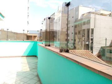 RESIDENCIA EXCLUSIVA EN URB. LOS SAUCES – COCHERA, TERRAZA, AMPLIO JARDÍN 🏡