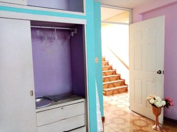 RESIDENCIA EXCLUSIVA EN URB. LOS SAUCES – COCHERA, TERRAZA, AMPLIO JARDÍN 🏡