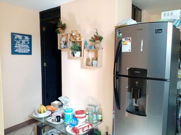 RESIDENCIA EXCLUSIVA EN URB. LOS SAUCES – COCHERA, TERRAZA, AMPLIO JARDÍN 🏡
