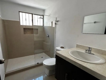 HERMOSA CASA EN VENTA EN PASEOS DE OPICHEN, MERIDA YUCATAN