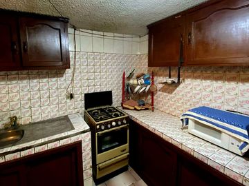 CASA RENTERA EN VENTA, SOLANDA, CERCA A LA J