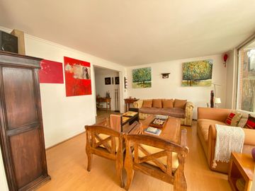 Casa en Condominio Consolidado y Seguro, Cercana a Colegios Mayflower, Huinganal.