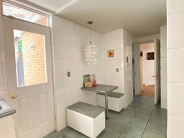 Casa en Condominio Consolidado y Seguro, Cercana a Colegios Mayflower, Huinganal.