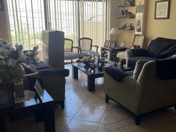 VENDO CASA CON 2 DPTOS SECTOR CARCELEN ALTO URB VISTA REAL