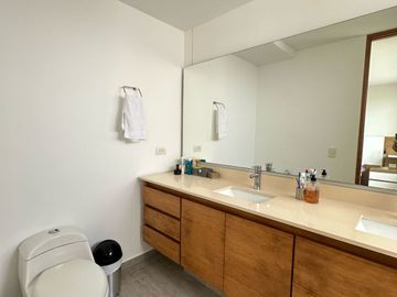 Apartamento de 3 habitaciónes con baño! Sector Buenavista.
