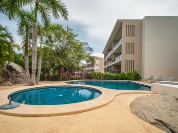 Condo con vista al mar y acceso a la playa en venta, El arrocito Huatulco