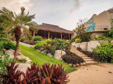 Condo con vista al mar y acceso a la playa en venta, El arrocito Huatulco