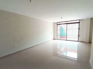 Departamento en Mayorazgo – Ate límite con La Molina.