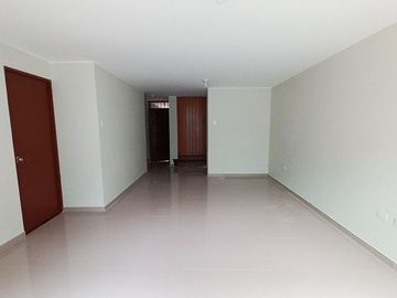 Departamento en Mayorazgo – Ate límite con La Molina.