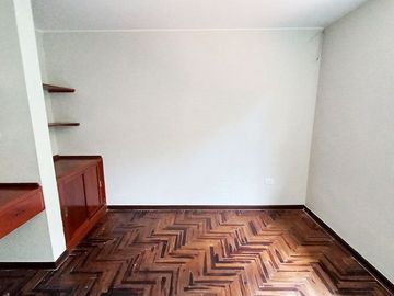 Departamento en Mayorazgo – Ate límite con La Molina.