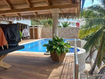 CASA DE PLAYA, AMUEBLADA, EN VENTA, PENINSULA DE SANTIAGO, MANZANILLO, COL.